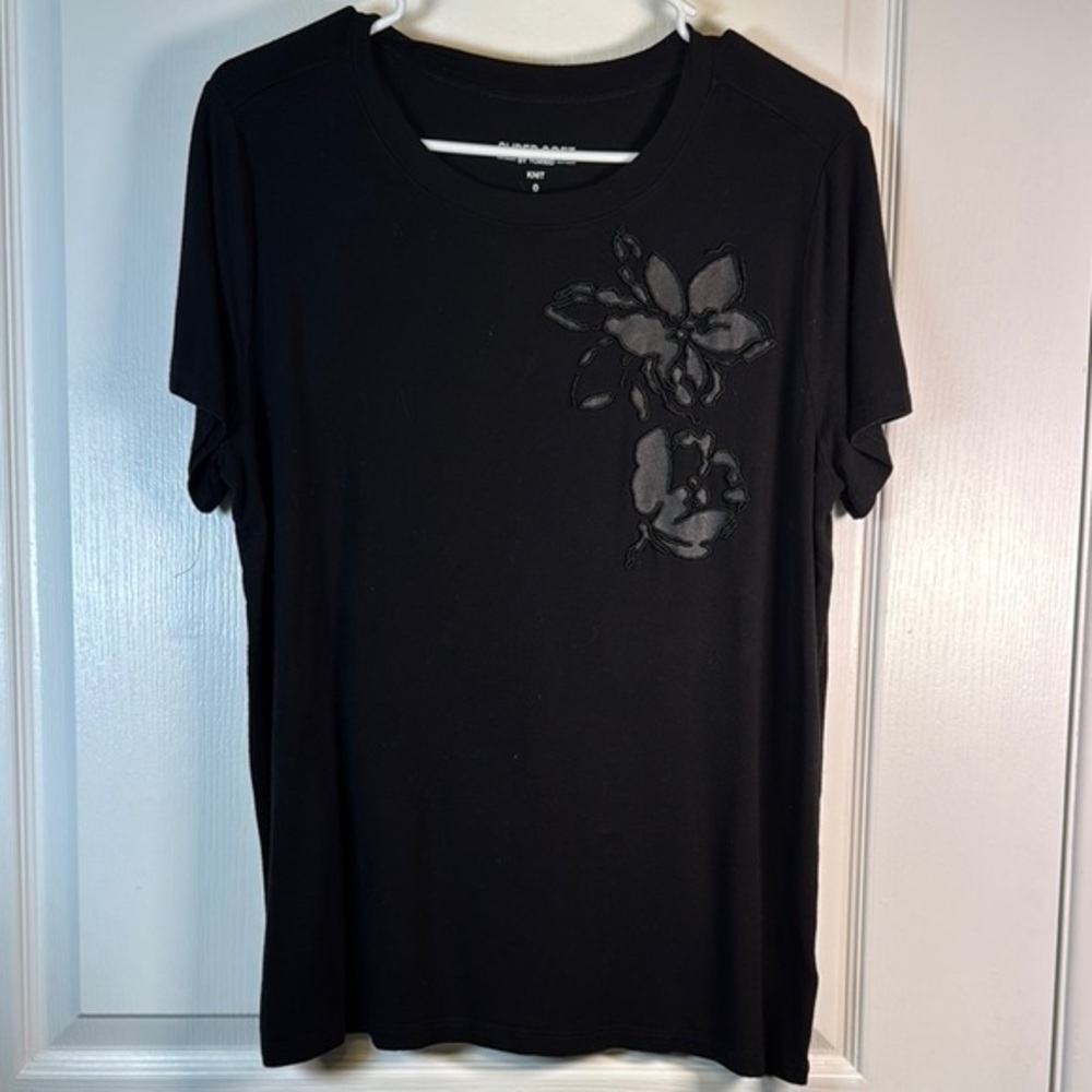 Torrid Bead Floral Perfect Super Soft Black Crewneck Blouse Size 0/12 EUC #2858